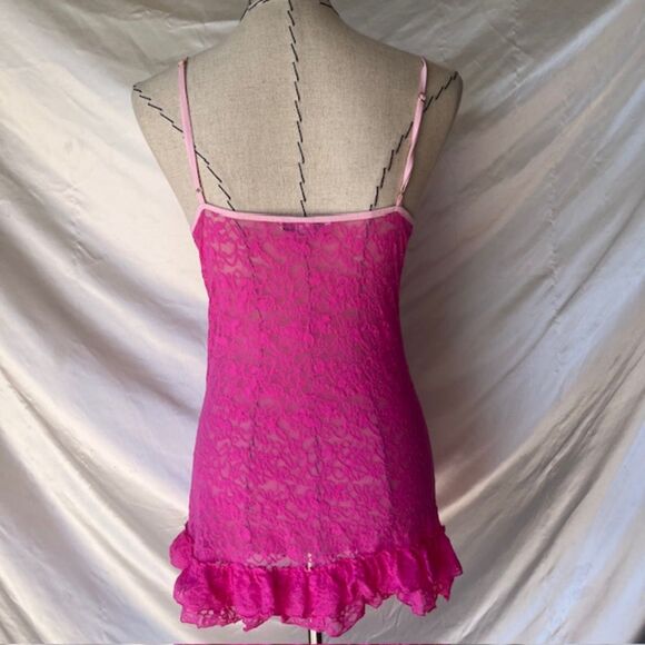 Victoria secret pink lingerie top with charm and lace detail - Picture 7 of 8